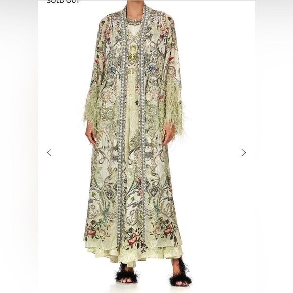 NWT 1000.00 CAMILLA Flare Sleeve Long Robe
Brick Lane Beauty OS COLLECTED PIECE - Picture 3 of 6